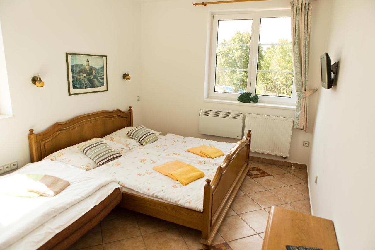 Pivovarsky Dvur Zvikov Zvíkovské Podhradí Exterior foto